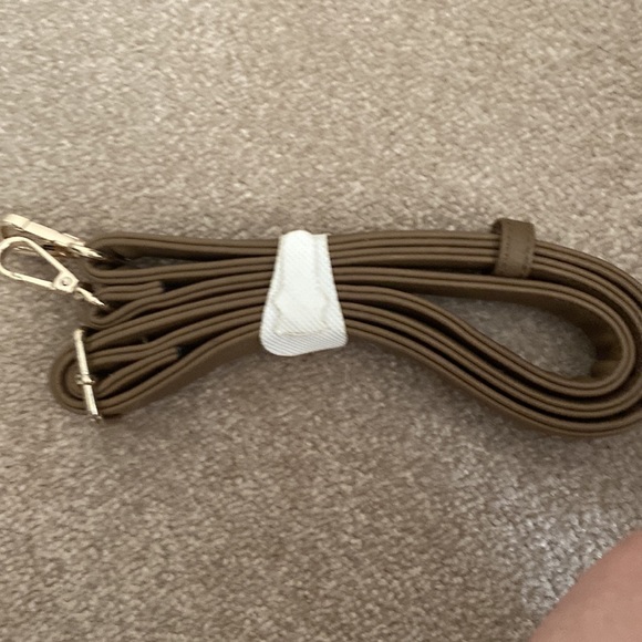 Beige purse. Rarely used. - Picture 3 of 3